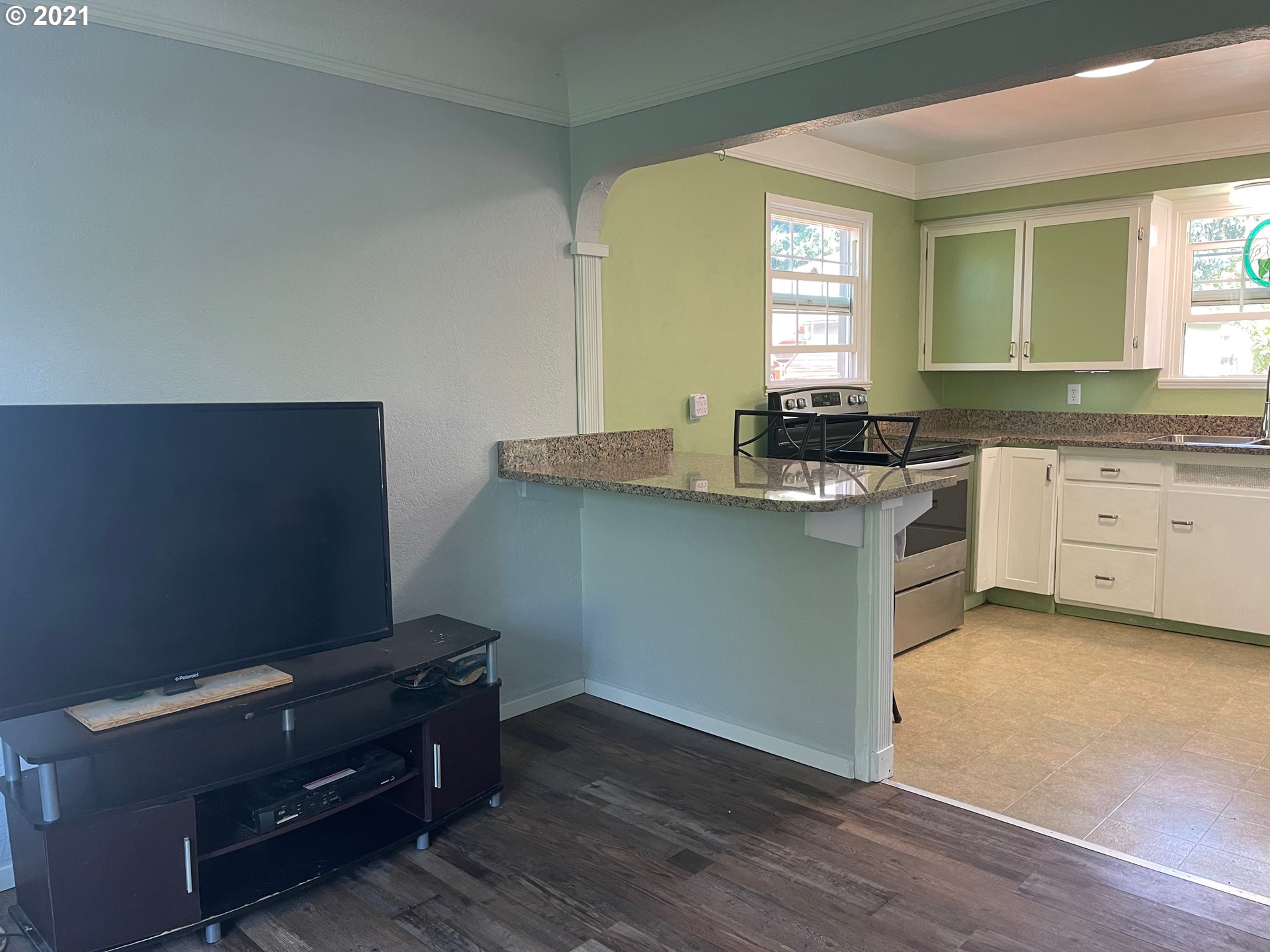 1065 North 3rd Place Springfield, OR 97477 - Photo 4 of 32