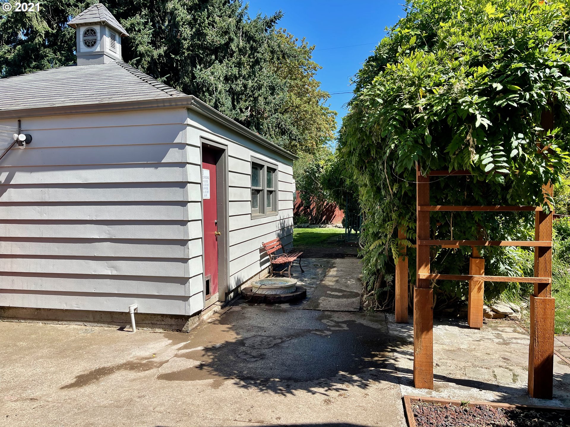1065 North 3rd Place Springfield, OR 97477 - Photo 31 of 32