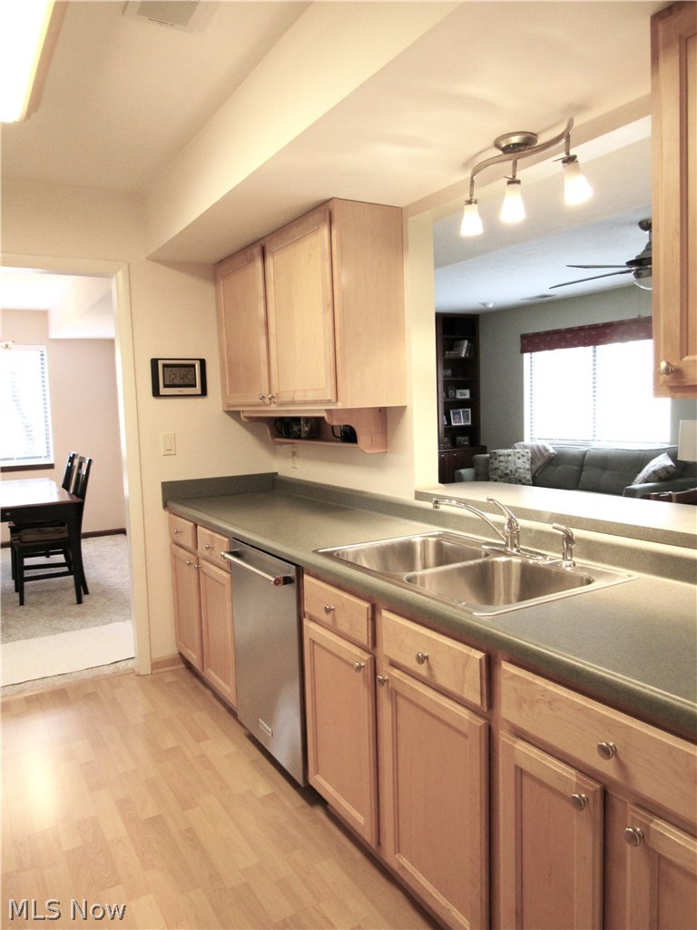787 Hampton Ridge Drive Akron, OH 44313 - Photo 10 of 32 Gallery Image 10