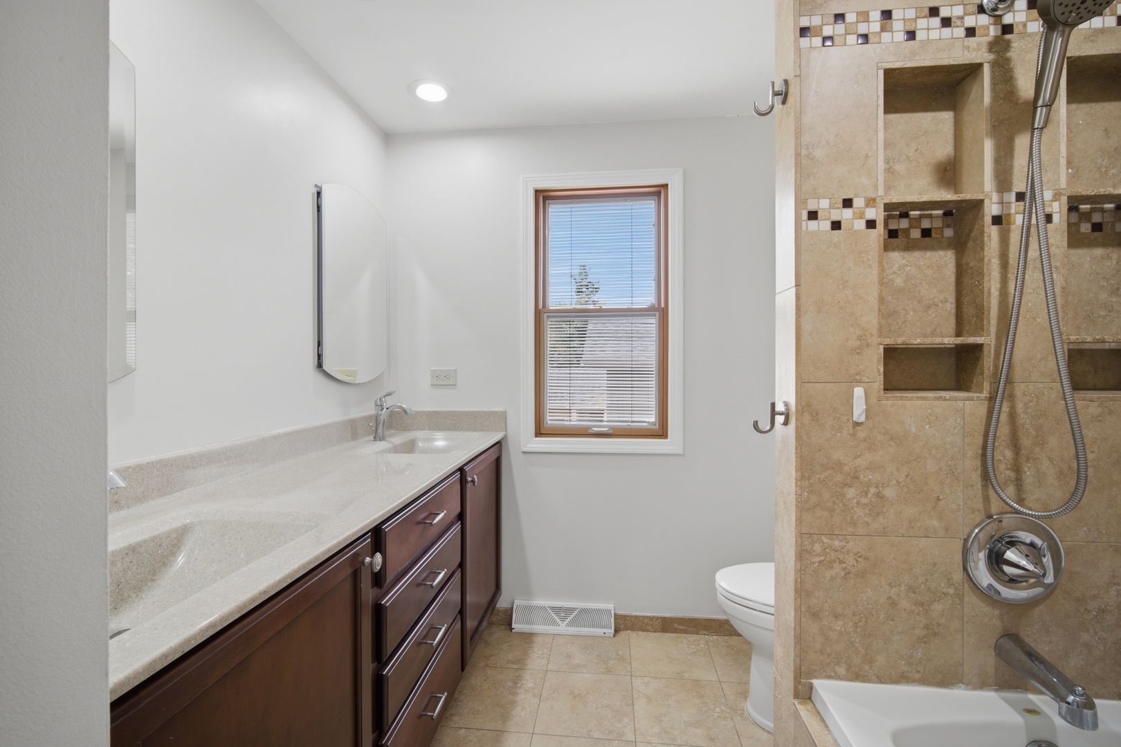 3115 North Stratford Road Arlington Heights, IL 60004 - Photo 12 of 23