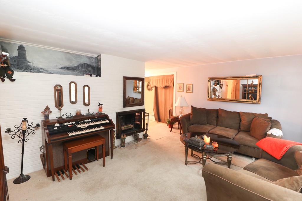 42 Fairbrook Road Framingham, MA 01701 - Photo 3 of 14 Gallery Image 3