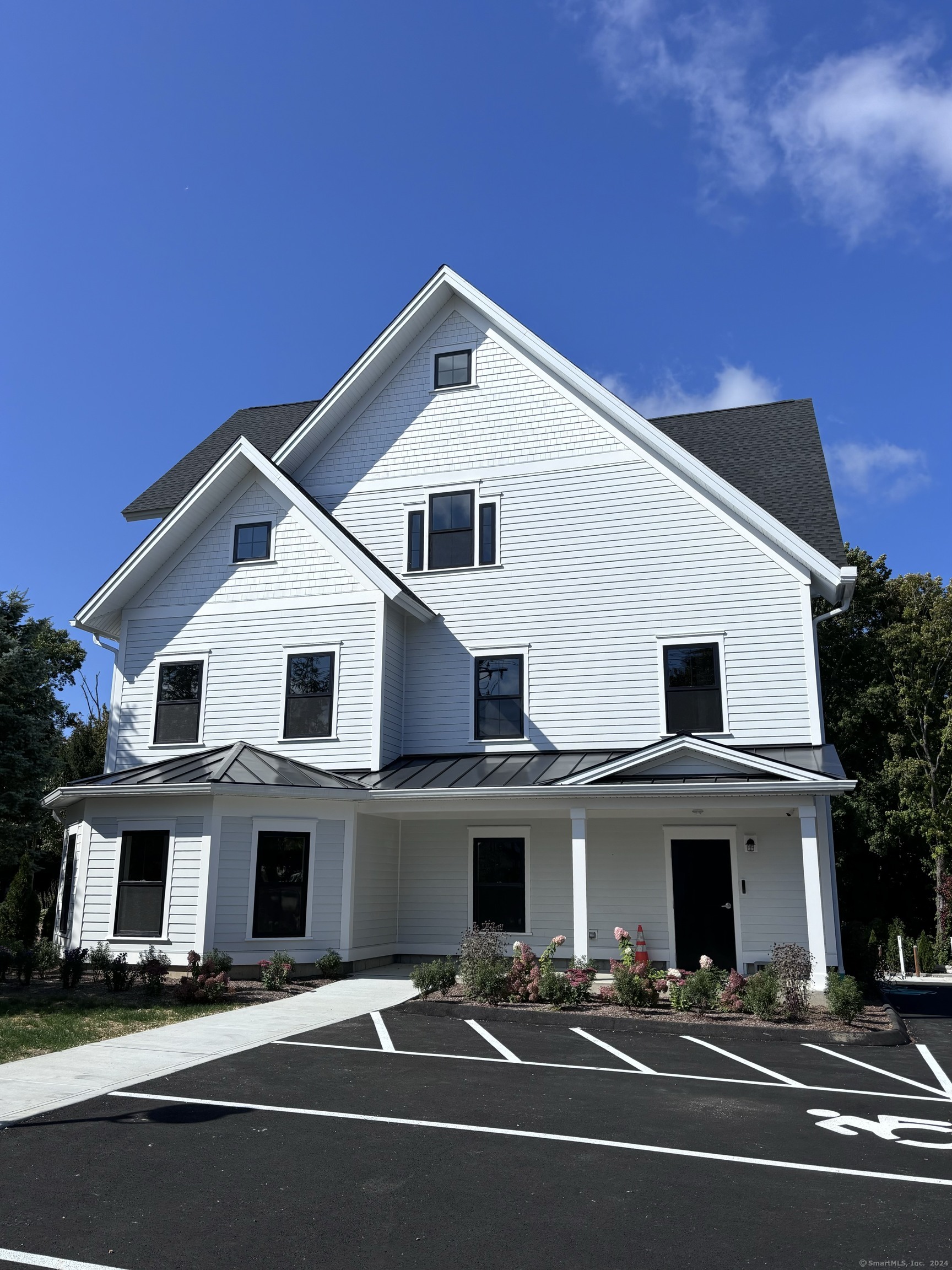 5 North Salem Road, Unit 203 Ridgefield, CT 06877 - Photo 2 of 16 front of building