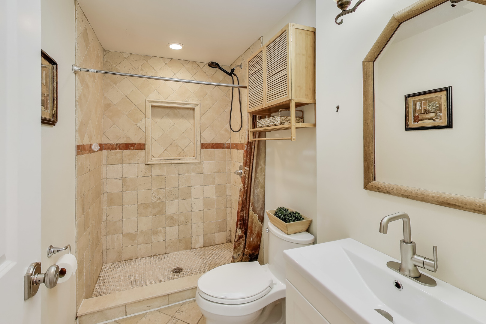 207 Shady Lane Mundelein, IL 60060 - Photo 15 of 28 a bathroom with a sink toilet and shower