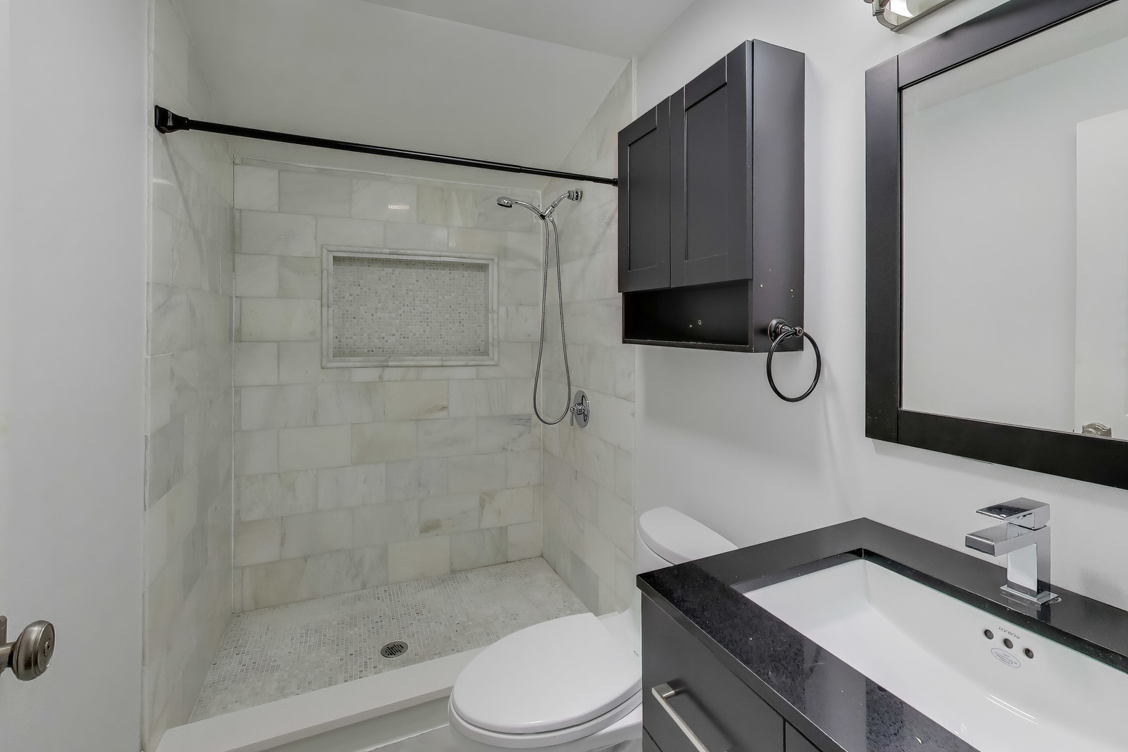 207 Shady Lane Mundelein, IL 60060 - Photo 20 of 28 a bathroom with a sink toilet and shower
