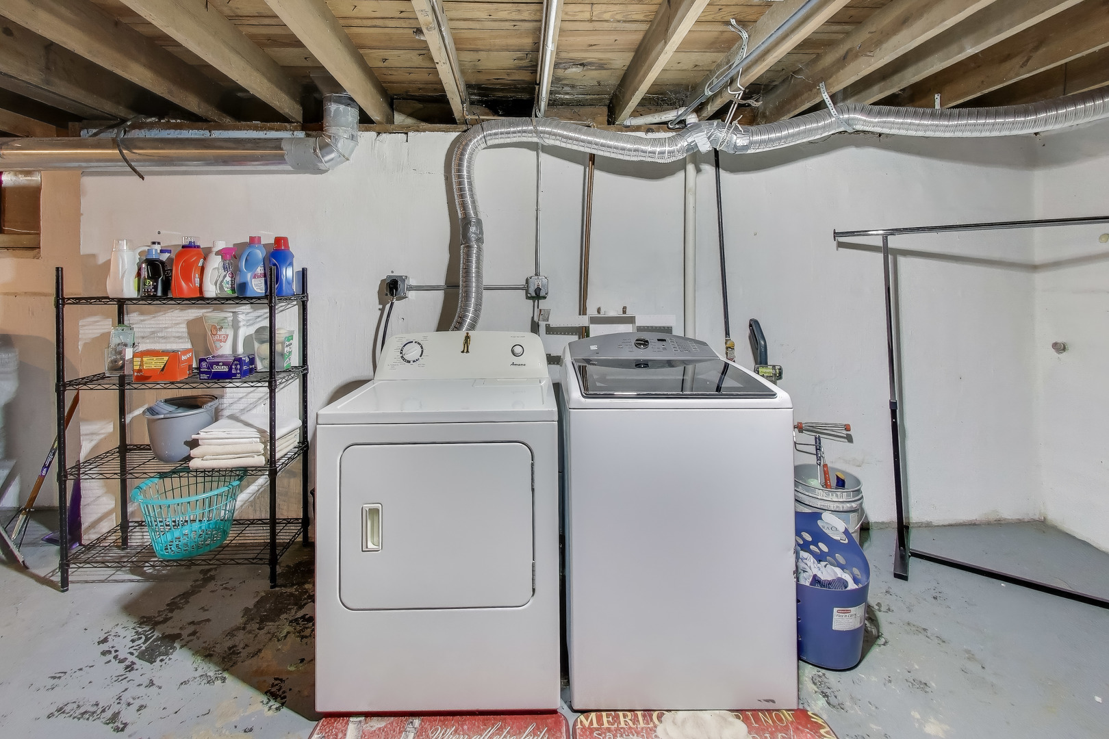 207 Shady Lane Mundelein, IL 60060 - Photo 21 of 28 a utility room with dryer and washer