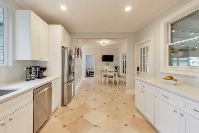 $385,000 | 207 Shady Lane, Mundelein, IL 60060