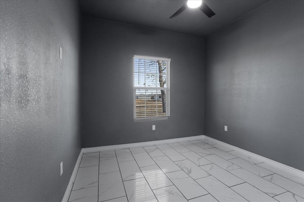 300 Private Road Honey Grove, TX 75446 - Photo 10 of 40 Gallery Image 10