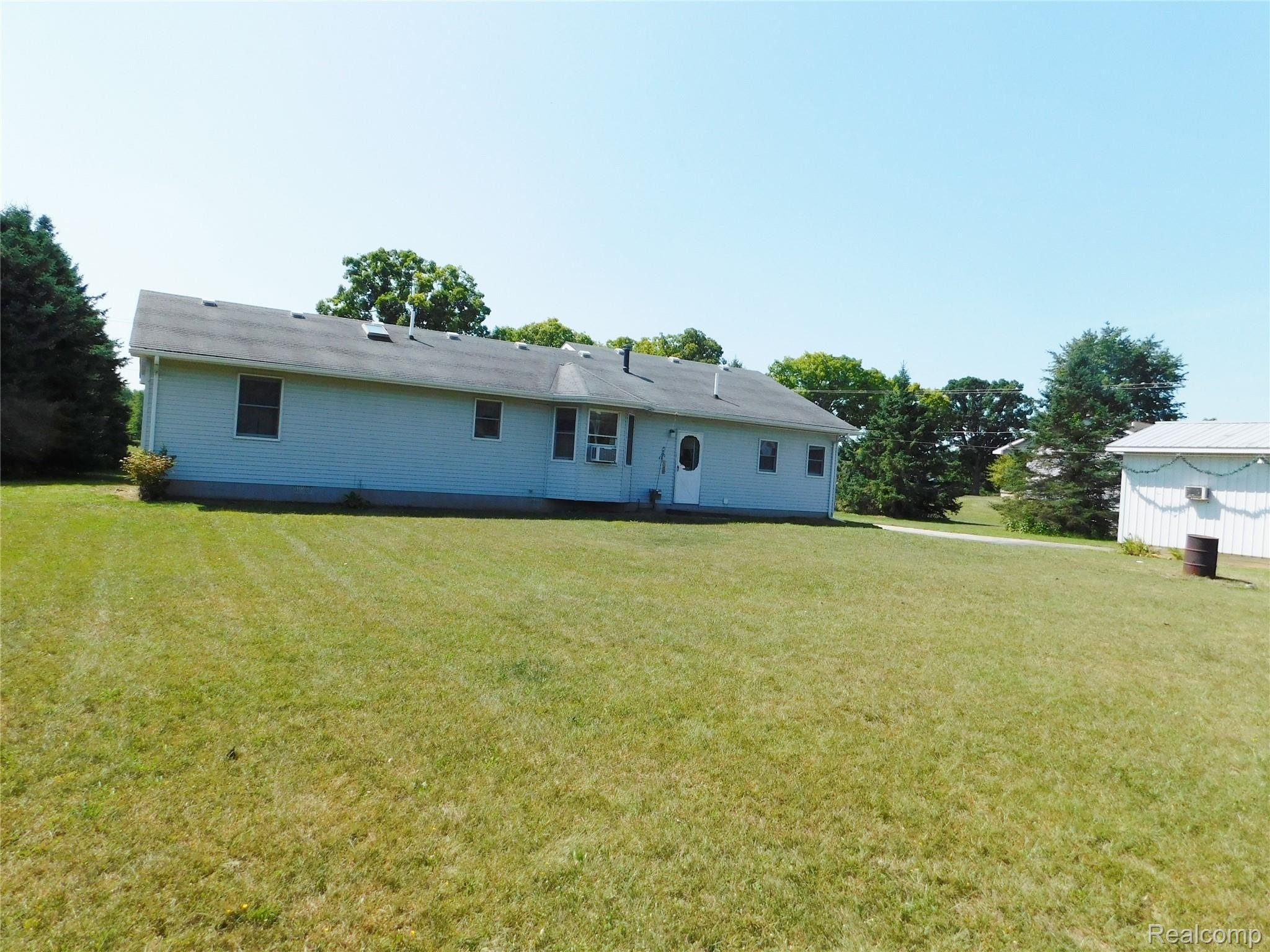10222 Converse Road Fowlerville, MI 48836 - Photo 36 of 36 DSCN0149.JPG