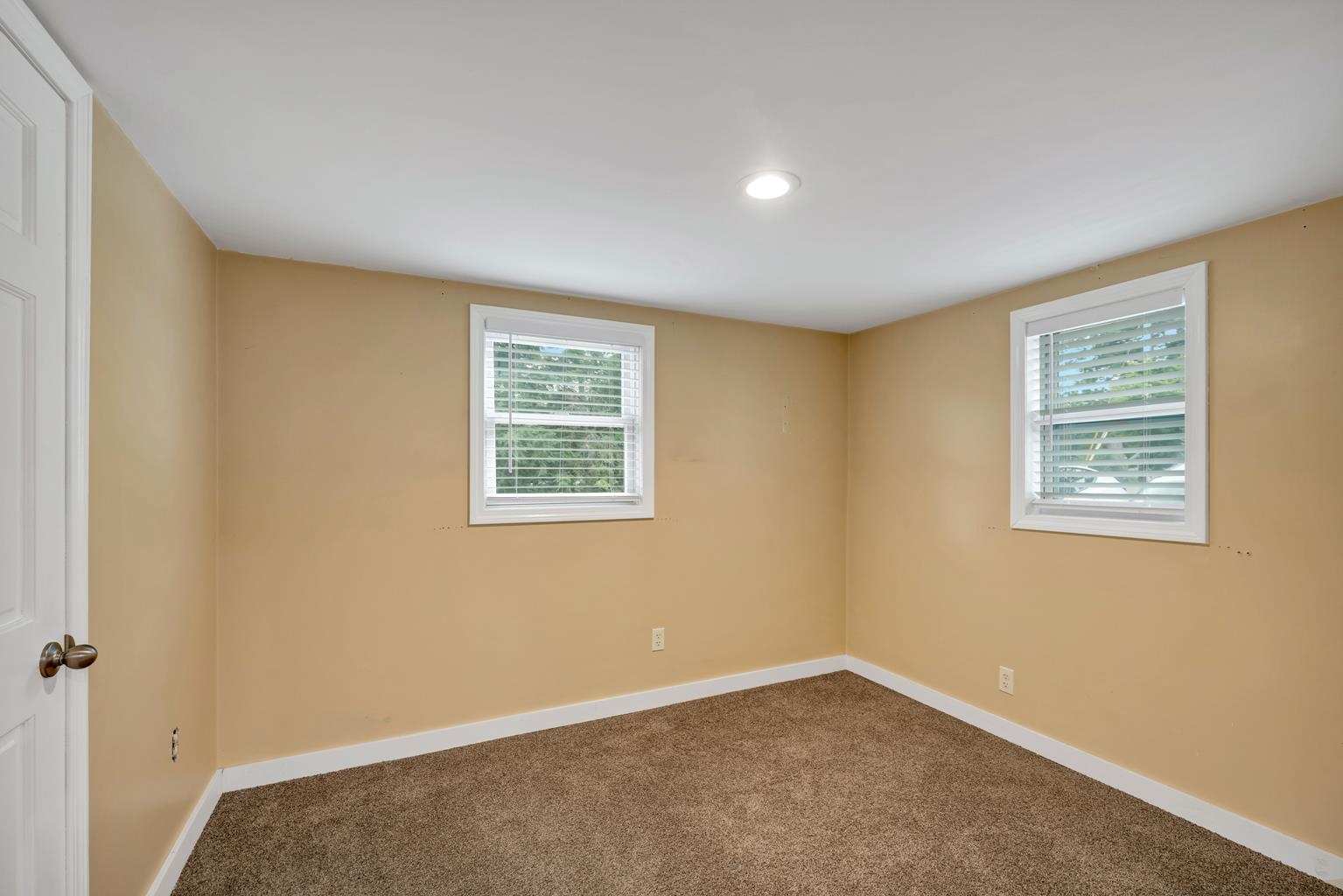 25 Circuit Drive Kingston, NH 03848 - Photo 23 of 37