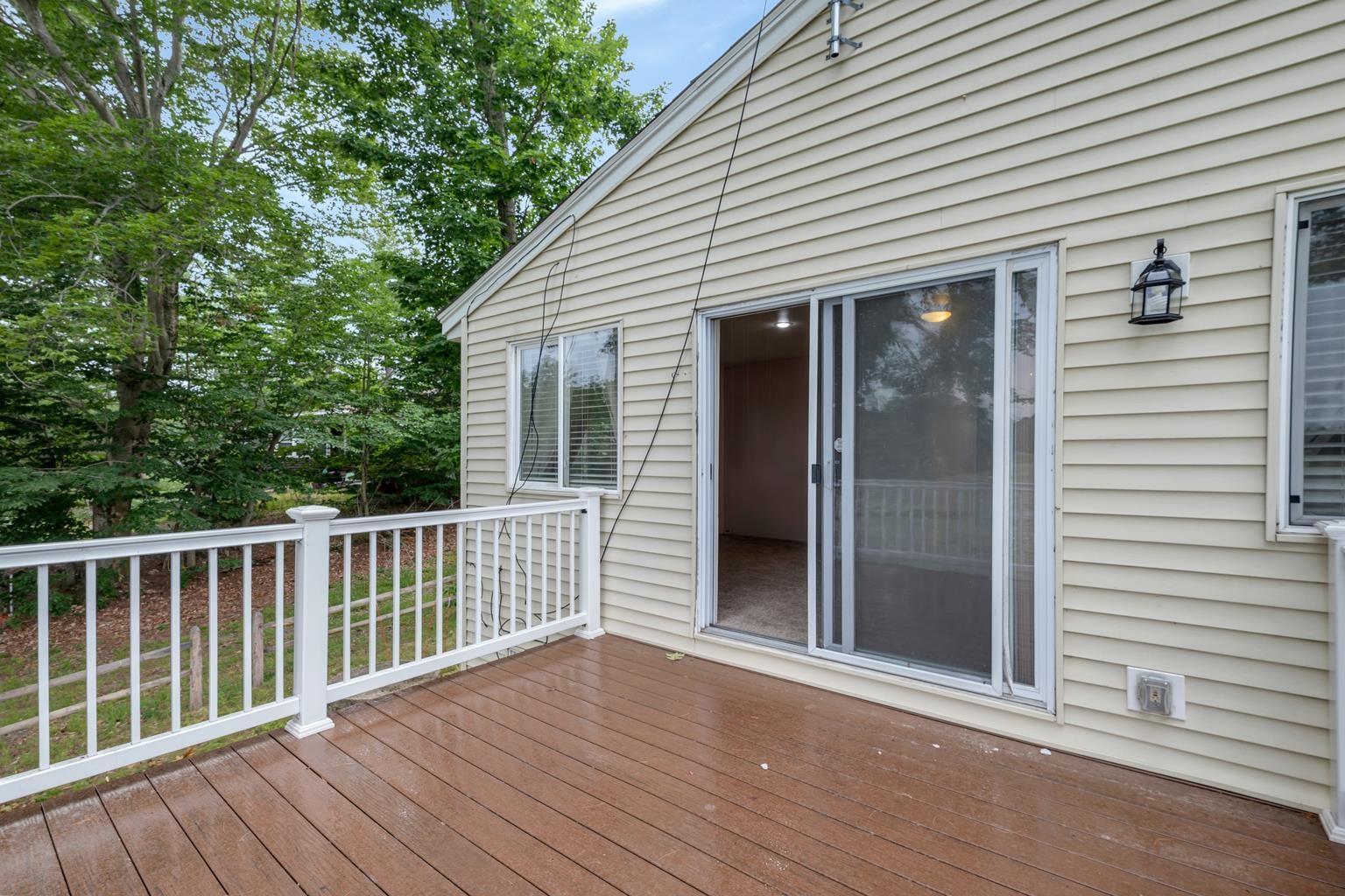 25 Circuit Drive Kingston, NH 03848 - Photo 4 of 37