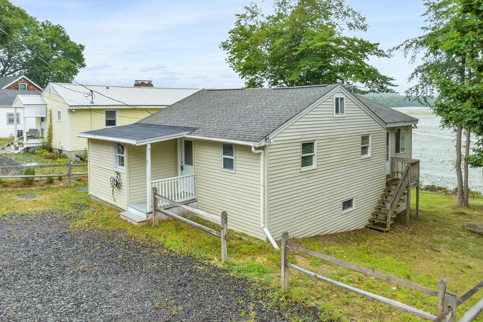 25 Circuit Drive Kingston, NH 03848 - Photo 7 of 37