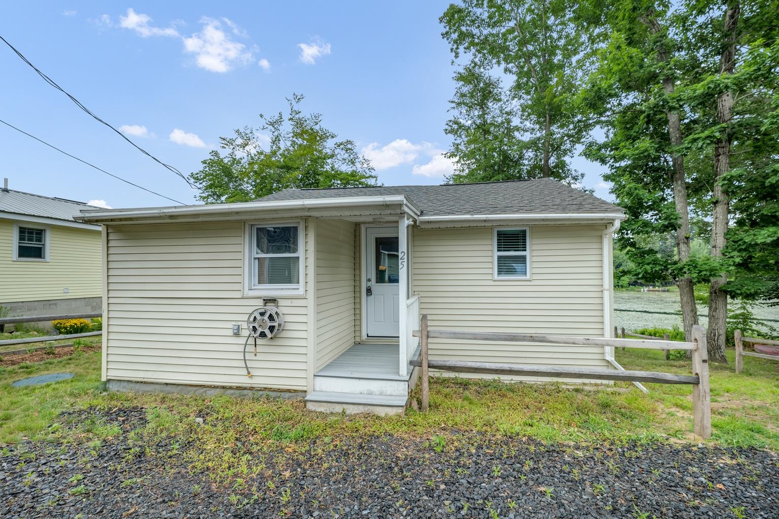 25 Circuit Drive Kingston, NH 03848 - Photo 8 of 37