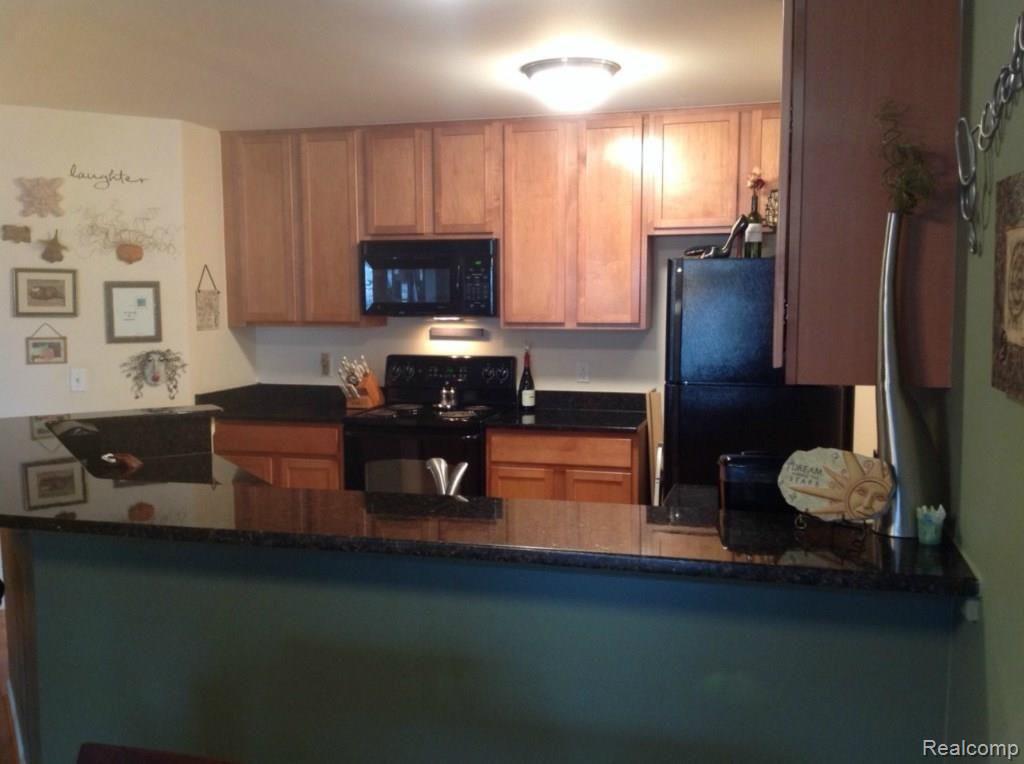 340 North Wixom Road Wixom, MI 48393 - Photo 8 of 26