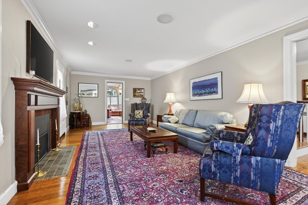 152 Beverly Road Brookline, MA 02467 - Photo 11 of 34 Gallery Image 11