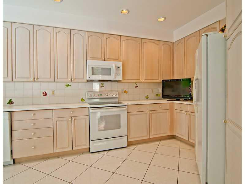 2625 Northwest 53rd Drive Boca Raton, FL 33496 - Photo 7 of 17 Kitchen
