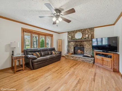 $299,995 | 24 Eastwood Avenue, Port Barrington, IL 60010