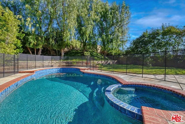 $4,400 | 17141 Nevette Court, Canyon Country, CA 91387