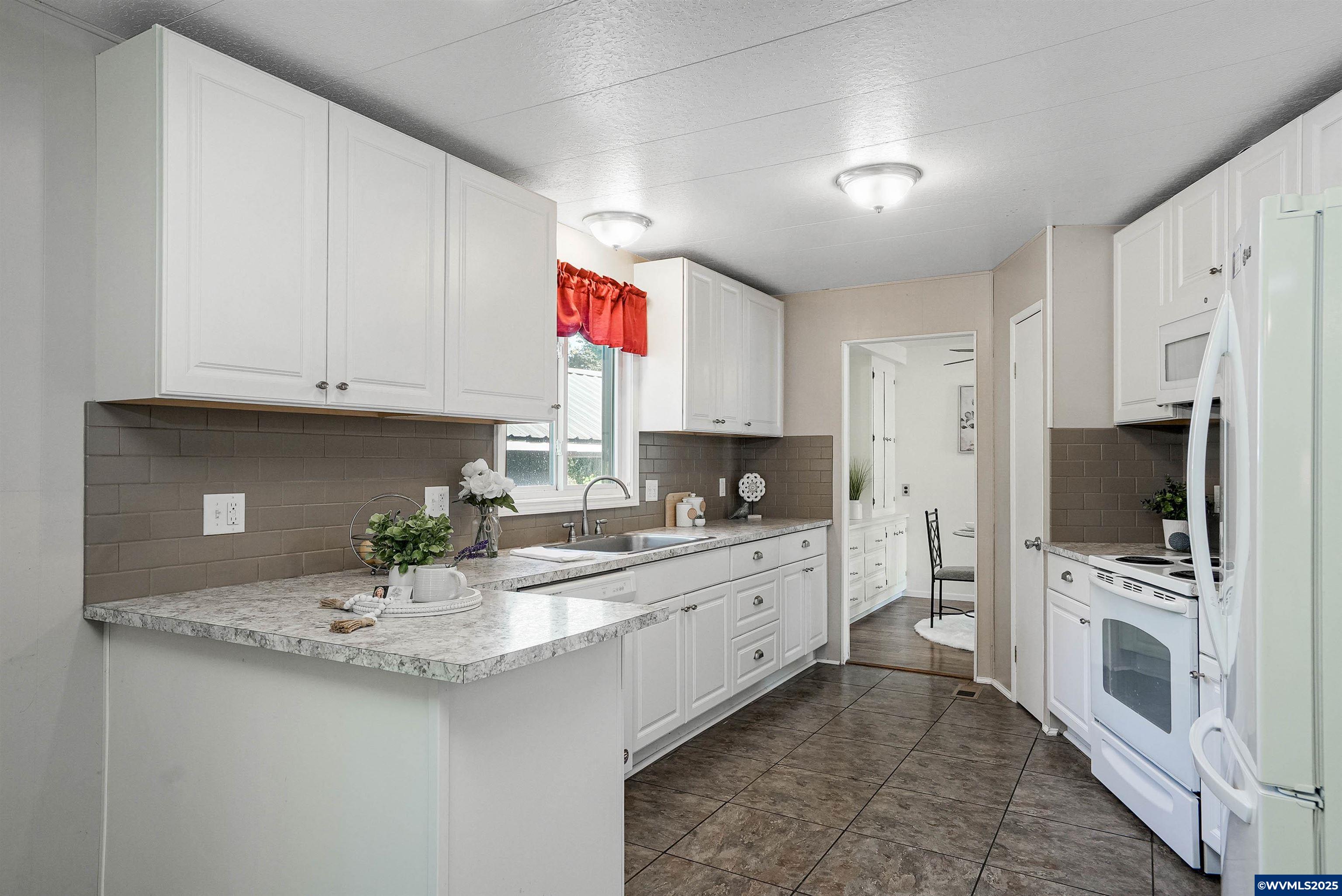 33125 White Oak Road, Unit 1 Corvallis, OR 97333 - Photo 5 of 34