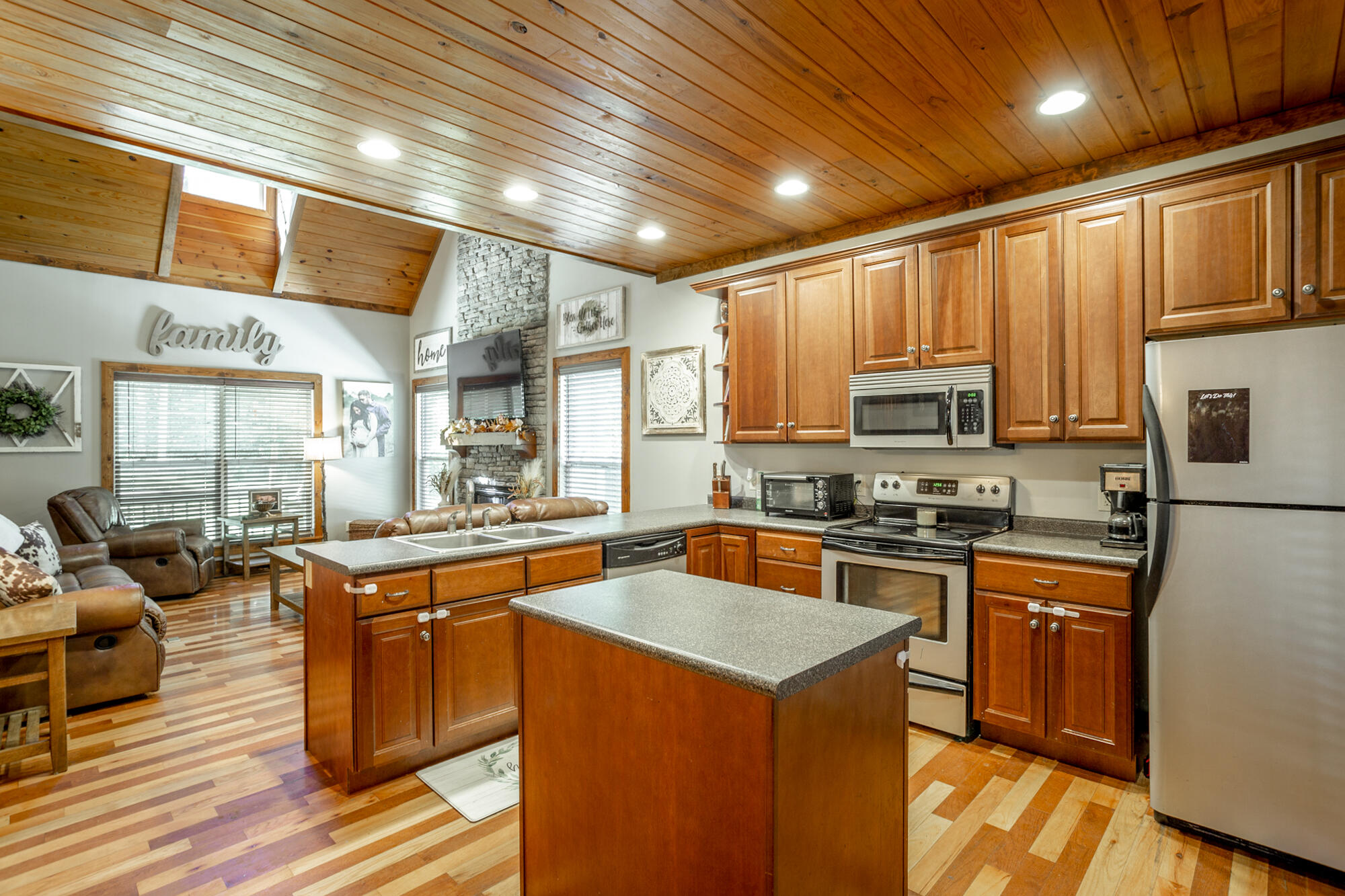 372 Hiwassee Drive Decatur, TN 37322 - Photo 7 of 54 Kitchen