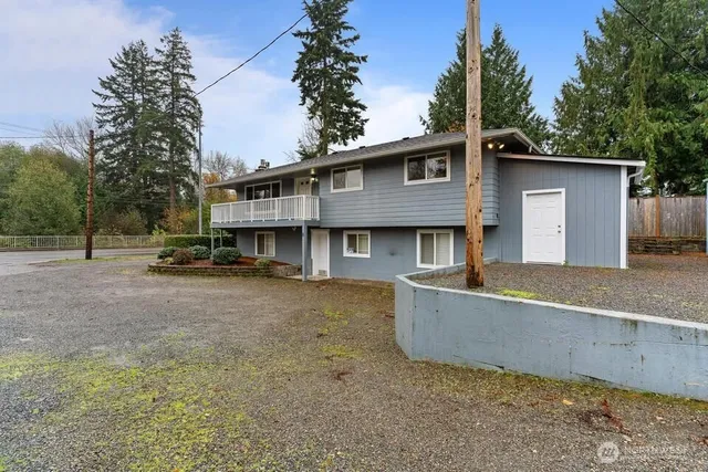 $2,500 | 12420 19th Avenue Southeast, Unit B, Everett, WA 98208