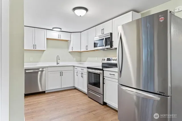 $2,500 | 12420 19th Avenue Southeast, Unit B, Everett, WA 98208