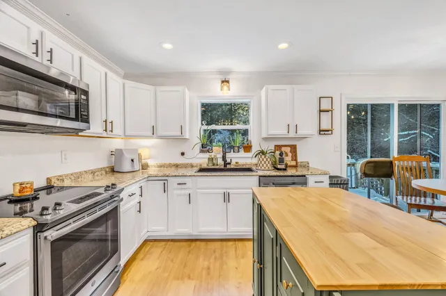 $309,000 | 72 North Road, Winterport, ME 04496