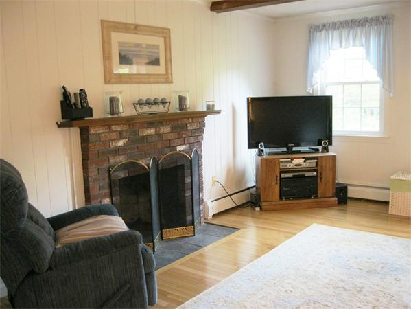 13 Spruce Road Medway, MA 02053 - Photo 13 of 30