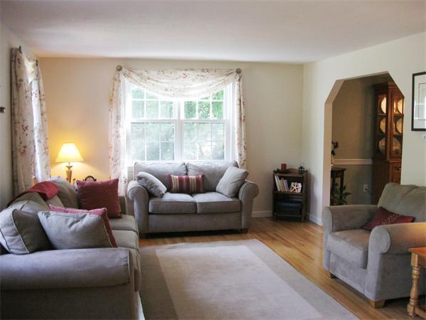 13 Spruce Road Medway, MA 02053 - Photo 4 of 30