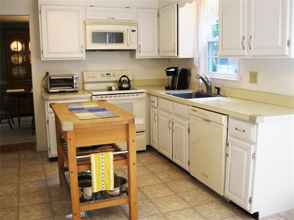 13 Spruce Road Medway, MA 02053 - Photo 10 of 30