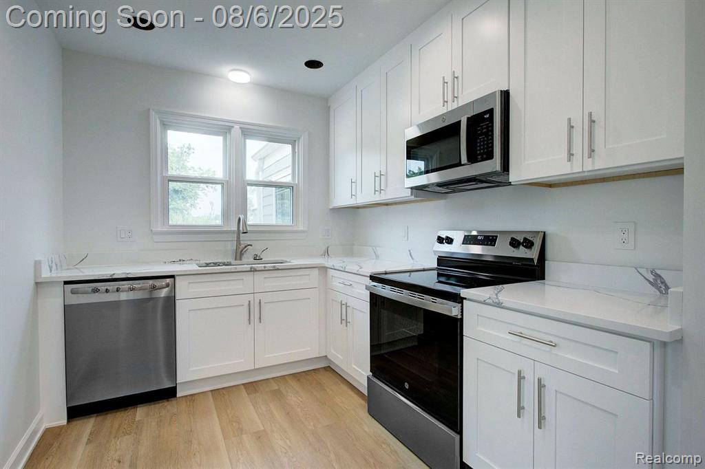 24898 Farmbrook Road Southfield, MI 48034 - Photo 8 of 24