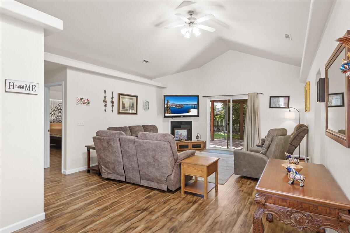 962 Ridgeview Drive Eagle Point, OR 97524 - Photo 11 of 27 14-CI_6057