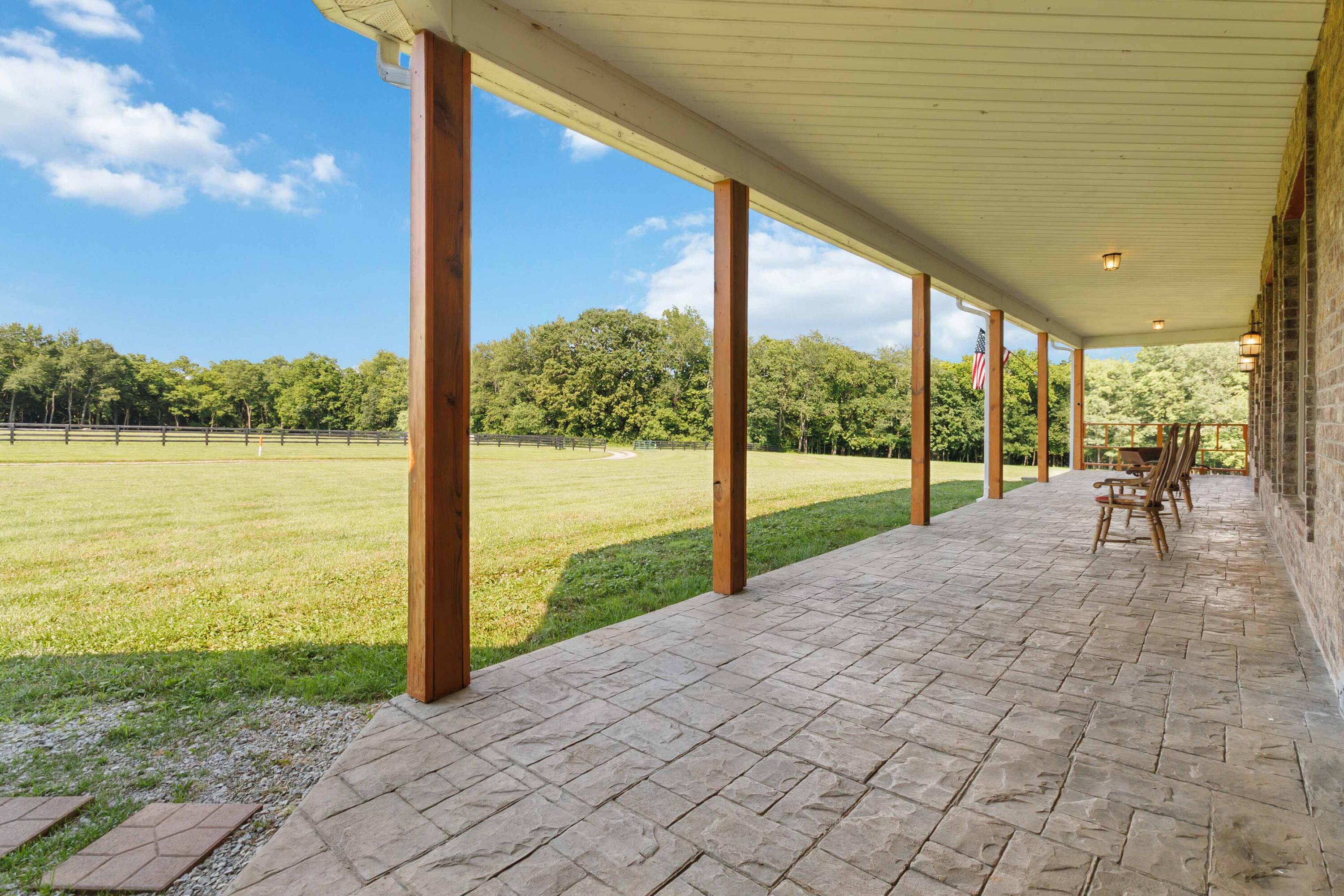 1599 Woodlake Road Midway, KY 40347 - Photo 11 of 97 005