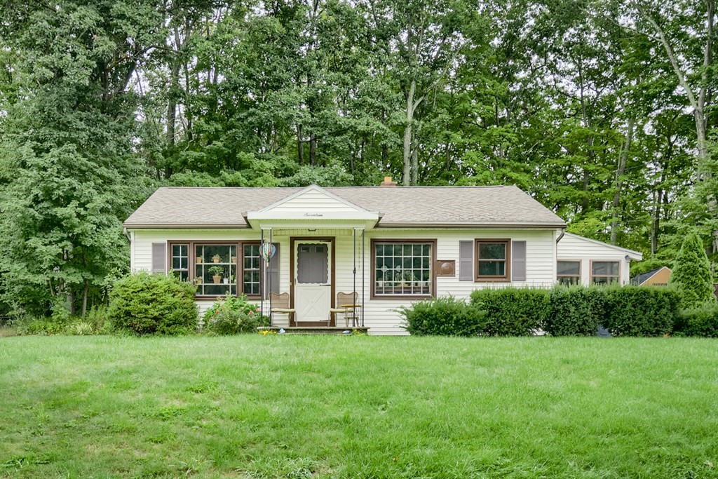 17 Carleton Road Rochdale, MA 01542 - Photo 2 of 27 Gallery Image 2