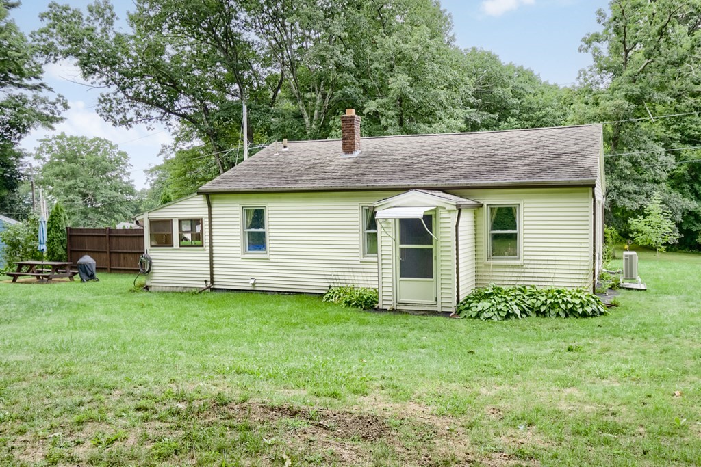 17 Carleton Road Rochdale, MA 01542 - Photo 24 of 27 Gallery Image 24