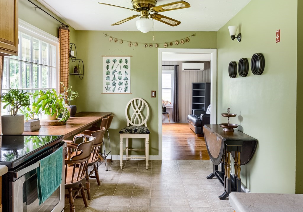 17 Carleton Road Rochdale, MA 01542 - Photo 8 of 27 Gallery Image 8