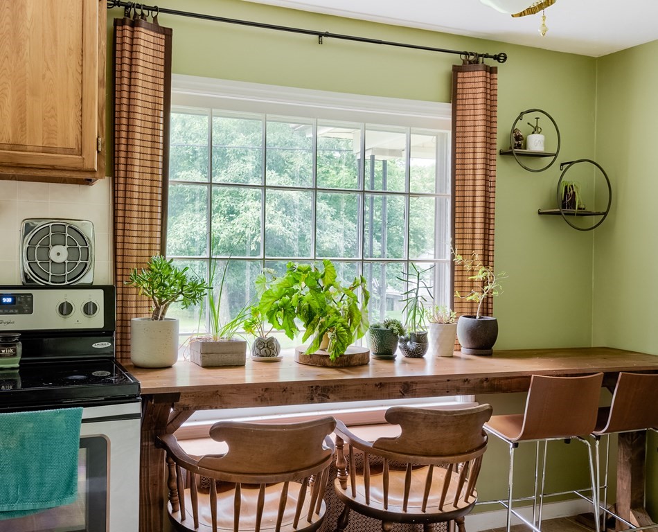 17 Carleton Road Rochdale, MA 01542 - Photo 9 of 27 Gallery Image 9
