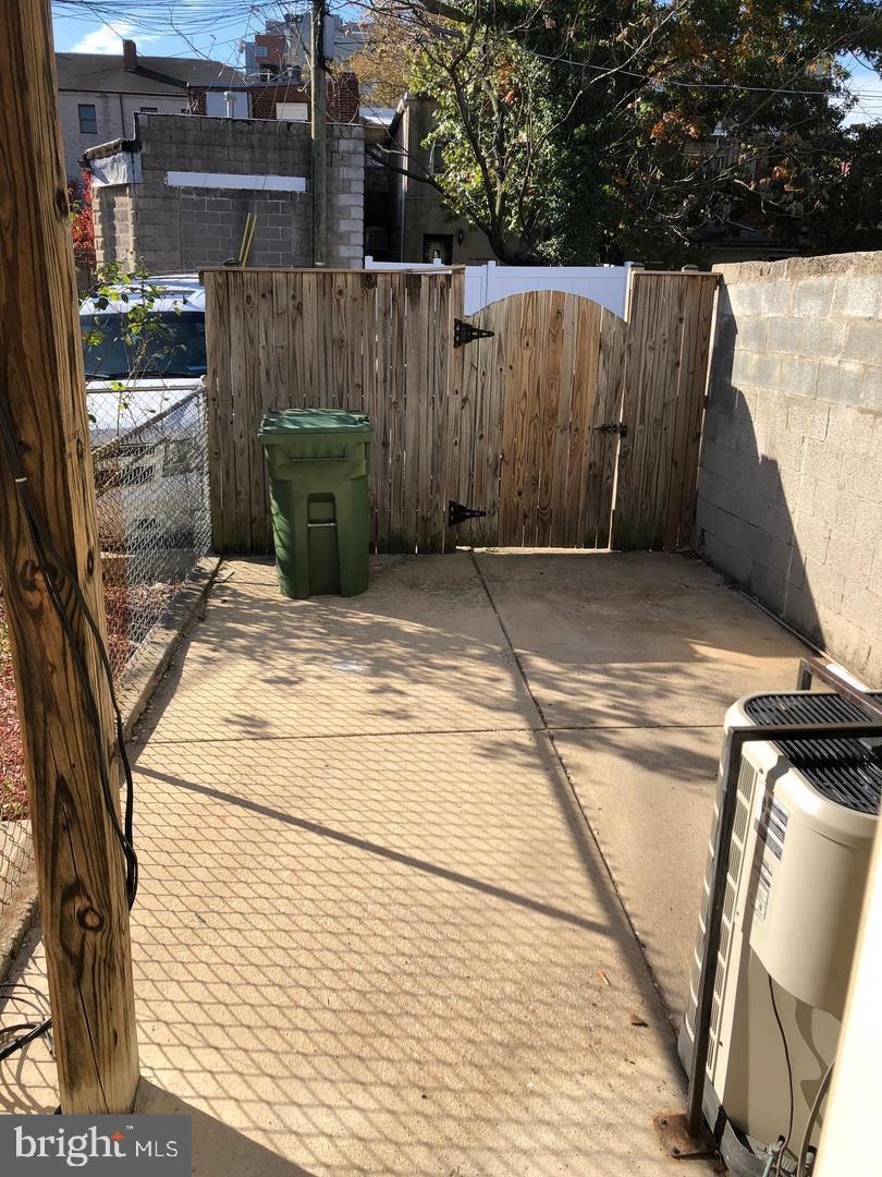 402 North Chester Street Baltimore, MD 21231 - Photo 17 of 24