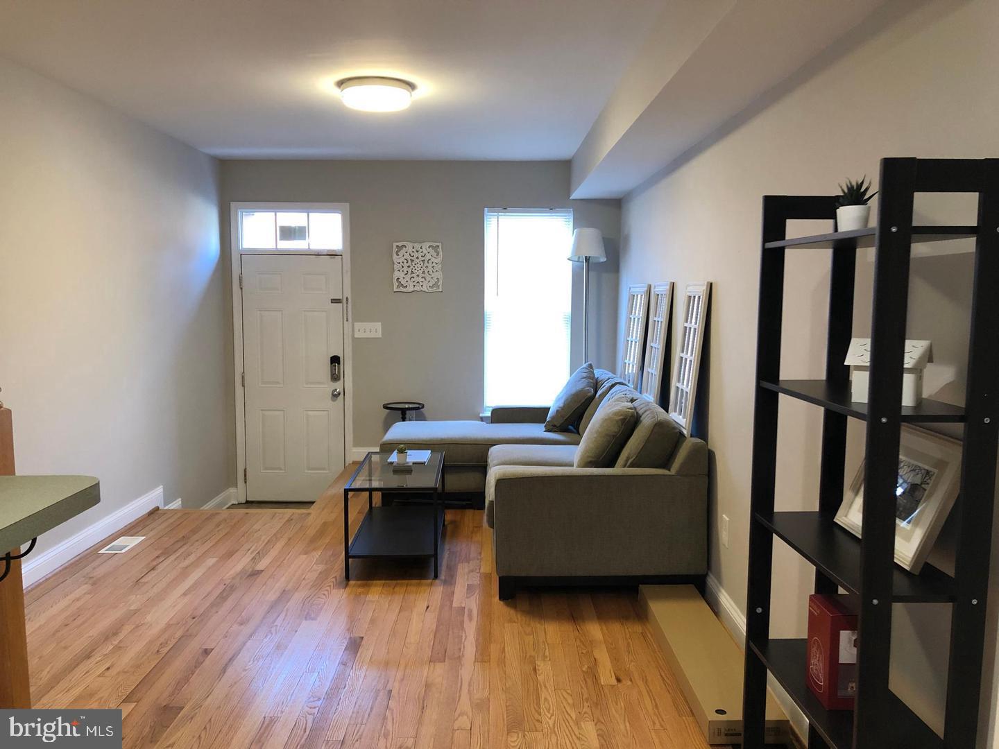 402 North Chester Street Baltimore, MD 21231 - Photo 3 of 24