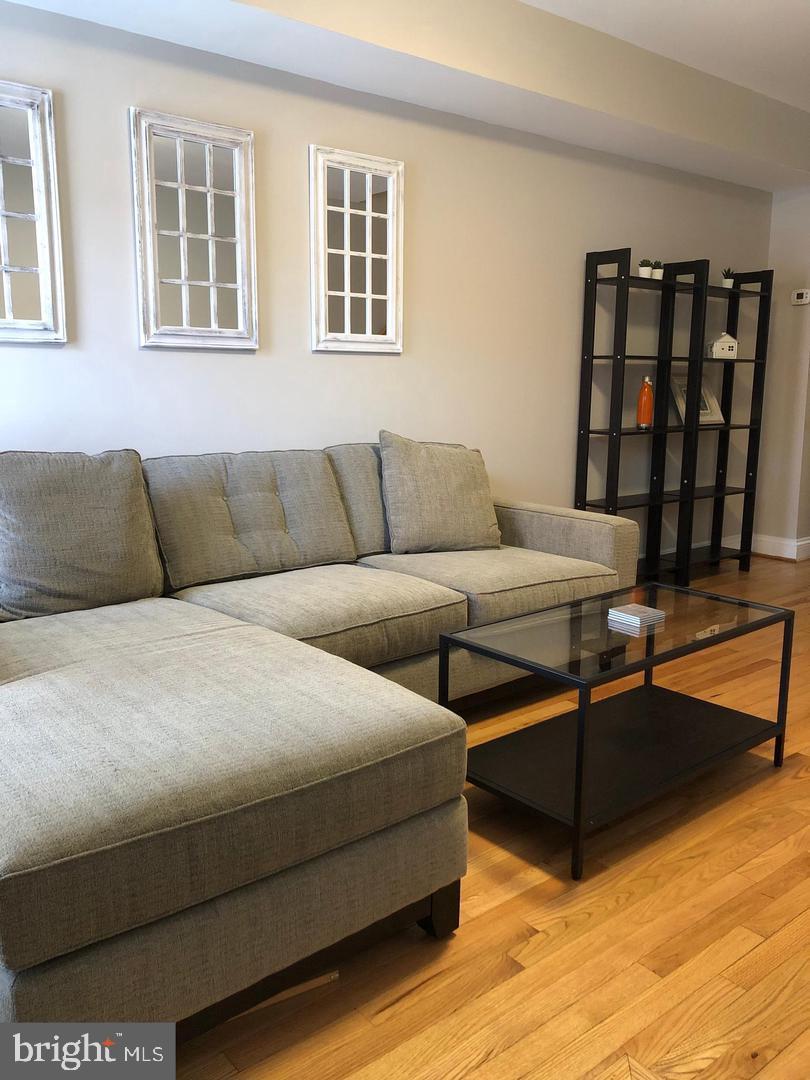 402 North Chester Street Baltimore, MD 21231 - Photo 5 of 24