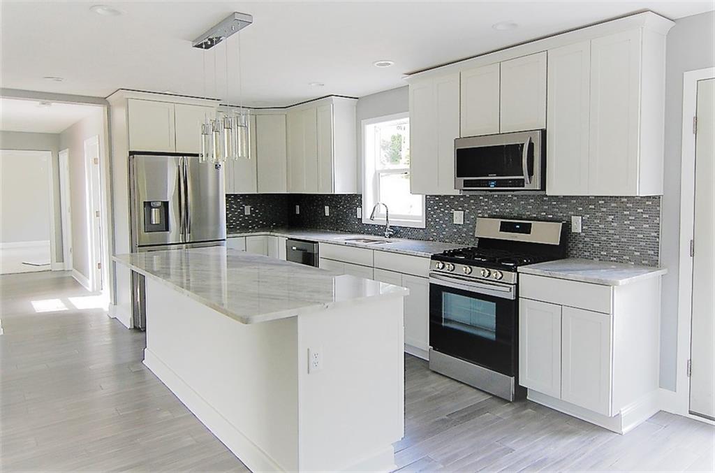 1354 Carnahan Road Pittsburgh, PA 15220 - Photo 5 of 9 Gallery Image 5