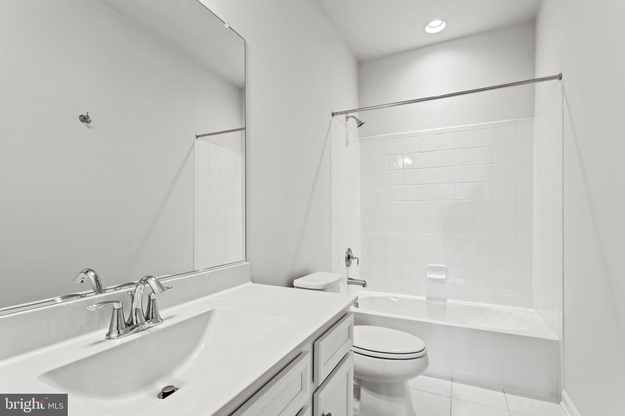 5709 Scott Ridge Place Frederick, MD 21704 - Photo 54 of 72 Upstairs full Bathroom