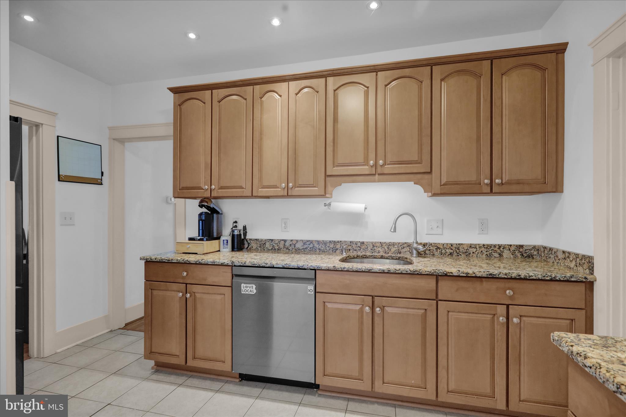 2023 Spring Street Reading, PA 19609 - Photo 13 of 27 360_2805