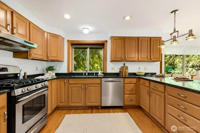 $1,199,000 | 18217 83rd Avenue Northeast, Kenmore, WA 98028