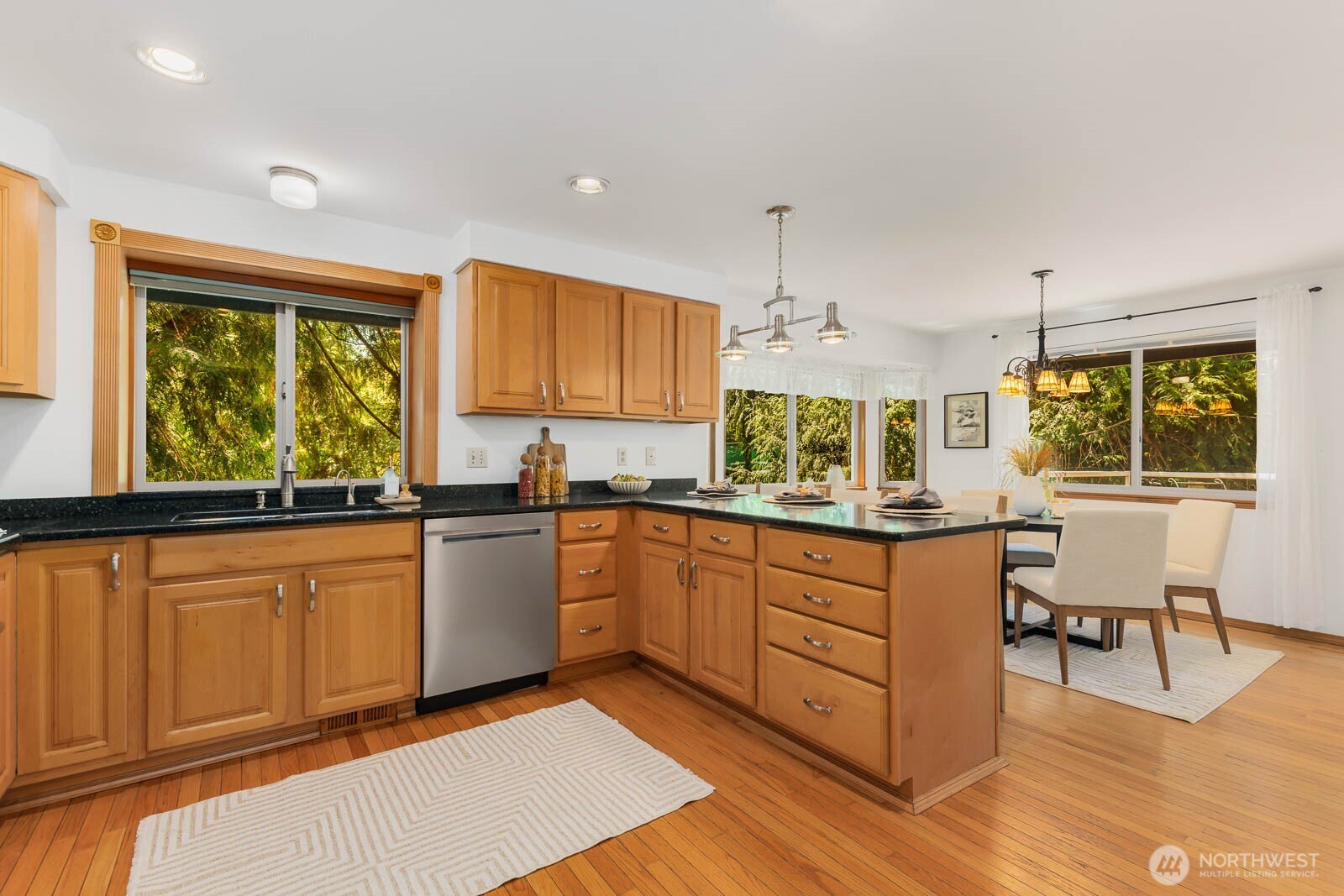 18217 83rd Avenue Northeast Kenmore, WA 98028 - Photo 14 of 39