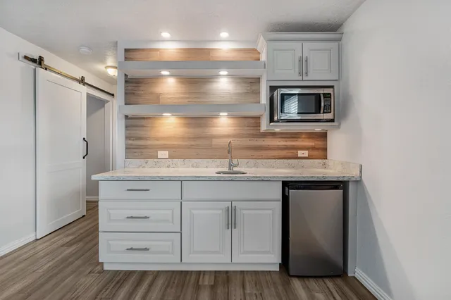 $472,000 | 765 Marlin Street, Bayou Vista, TX 77563