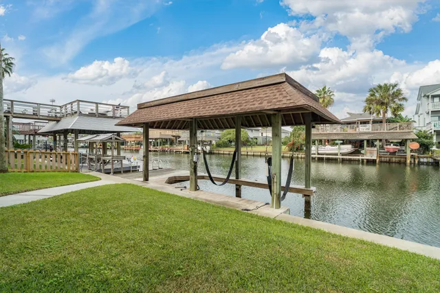 $472,000 | 765 Marlin Street, Bayou Vista, TX 77563