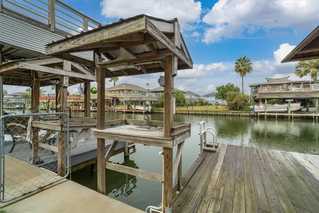 $472,000 | 765 Marlin Street, Bayou Vista, TX 77563