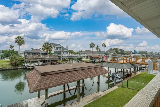 $472,000 | 765 Marlin Street, Bayou Vista, TX 77563