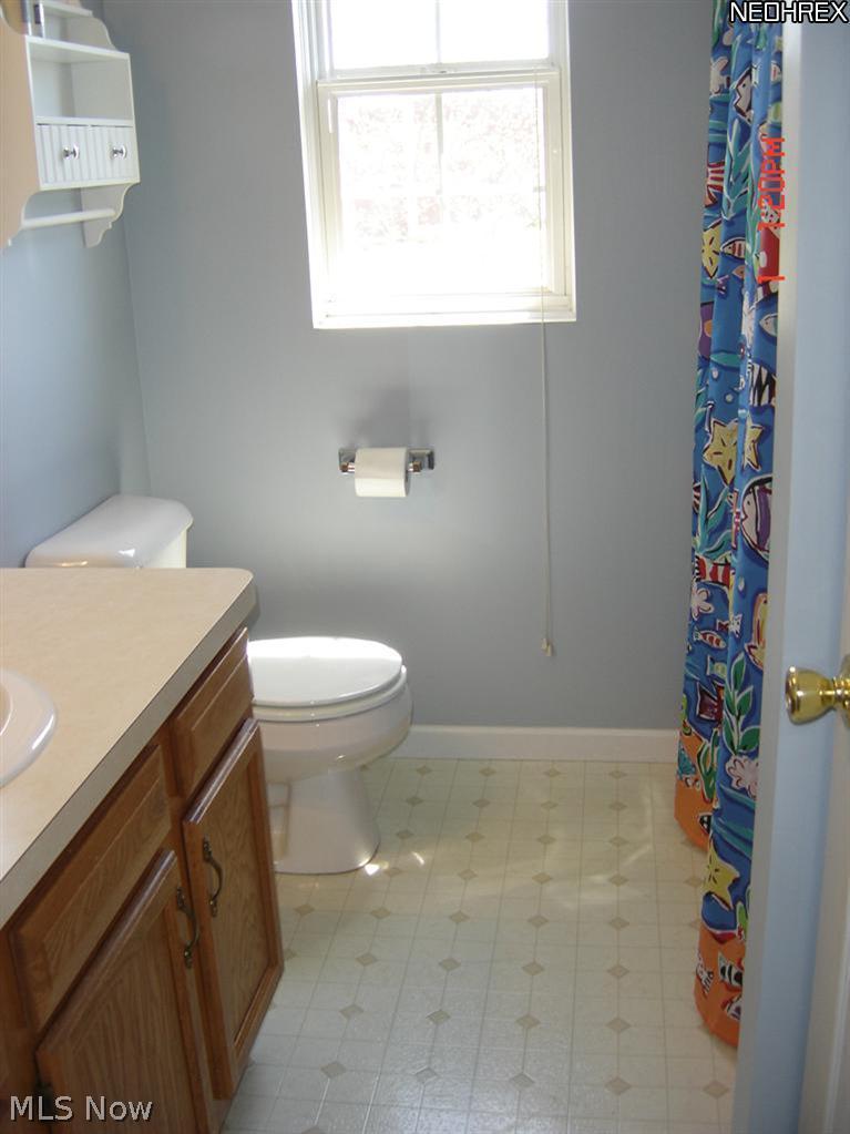 7525 Reynolds Road Mentor, OH 44060 - Photo 15 of 23 Full bath on second floor.