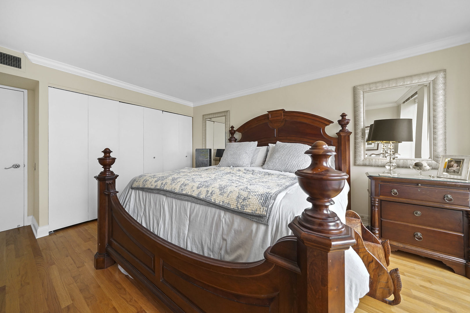 260 East Chestnut Street, Unit 3405 Chicago, IL 60611 - Photo 13 of 22